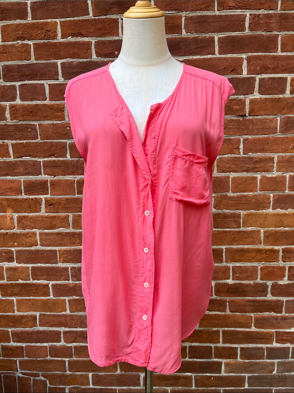 James Perse Sleeveless Button-Down Blouse in Bright Pink